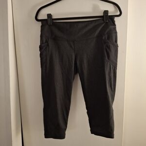 Tangerine Women's Dark Gray And Black Cropped Leggings